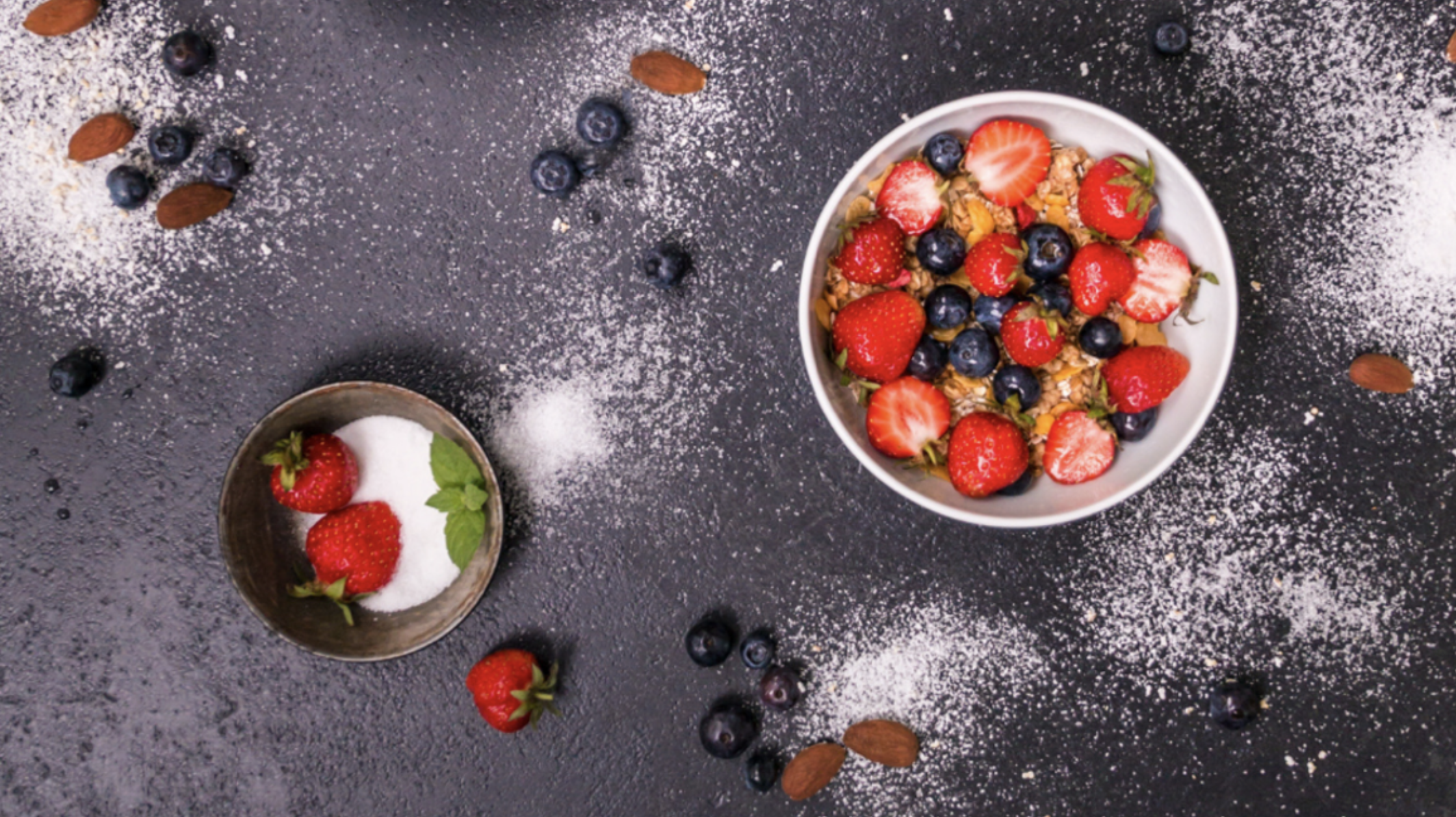 Joghurt-Beeren Freude: Der perfekte Snack gegen Heißhunger! 🍓🥄
