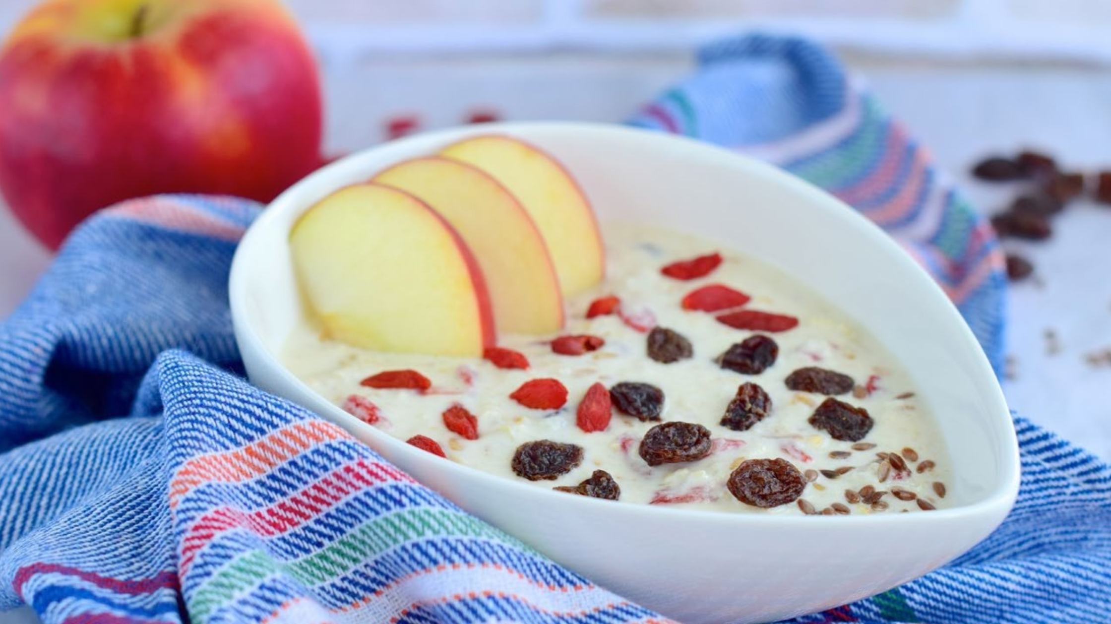 🍏 Apfeljoghurt mit Gojibeeren – Das perfekte Frühstück für Sportler! 🚀