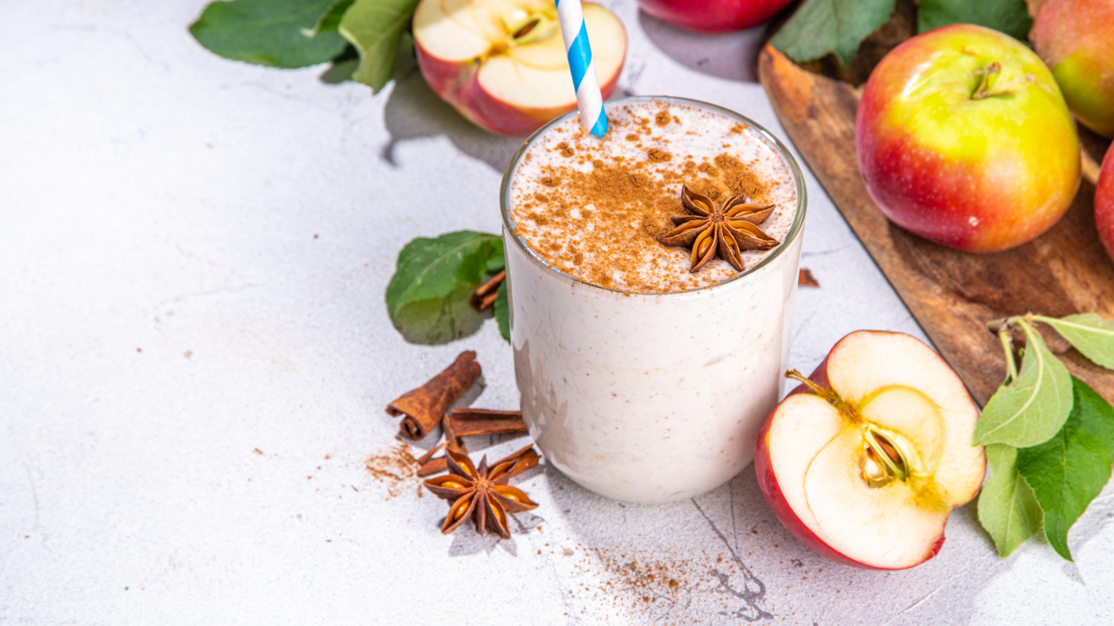 🍎 Apfel-Zimt-Proteinshake mit Quark – die eiskalte Belohnung nach dem Intervalltraining