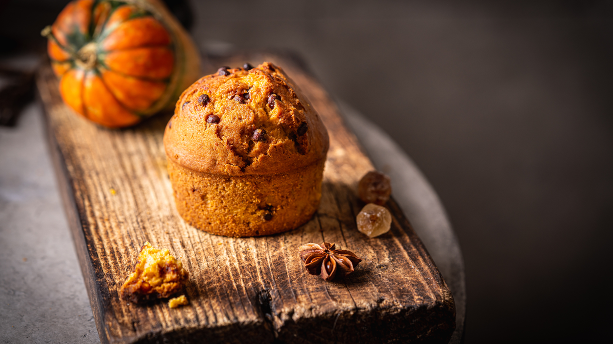 Kürbis-Zimt-Protein-Muffins mit NOM Basic Vanille
