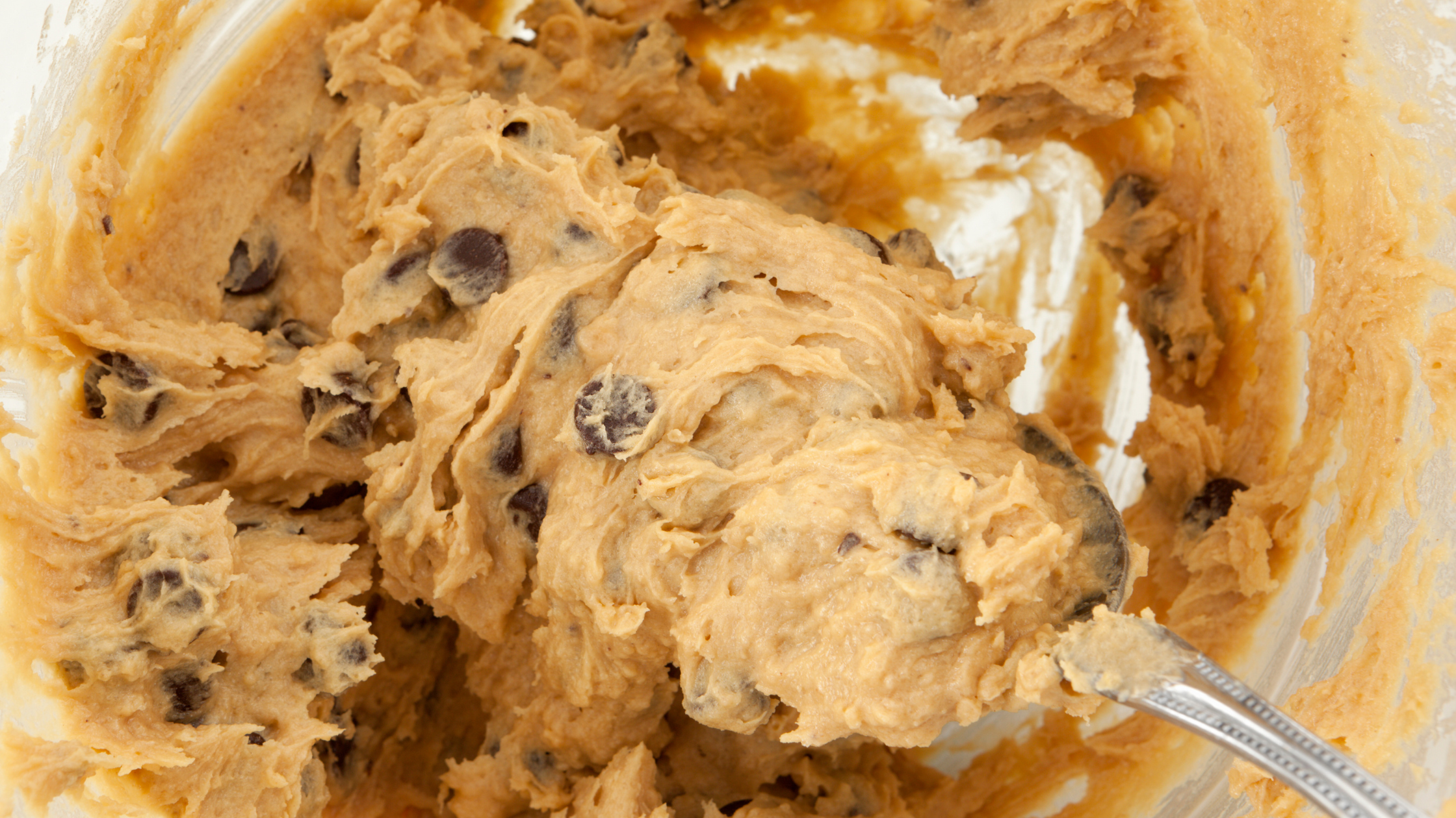 Cremiger Protein-Cookie-Dough aus Kichererbsen